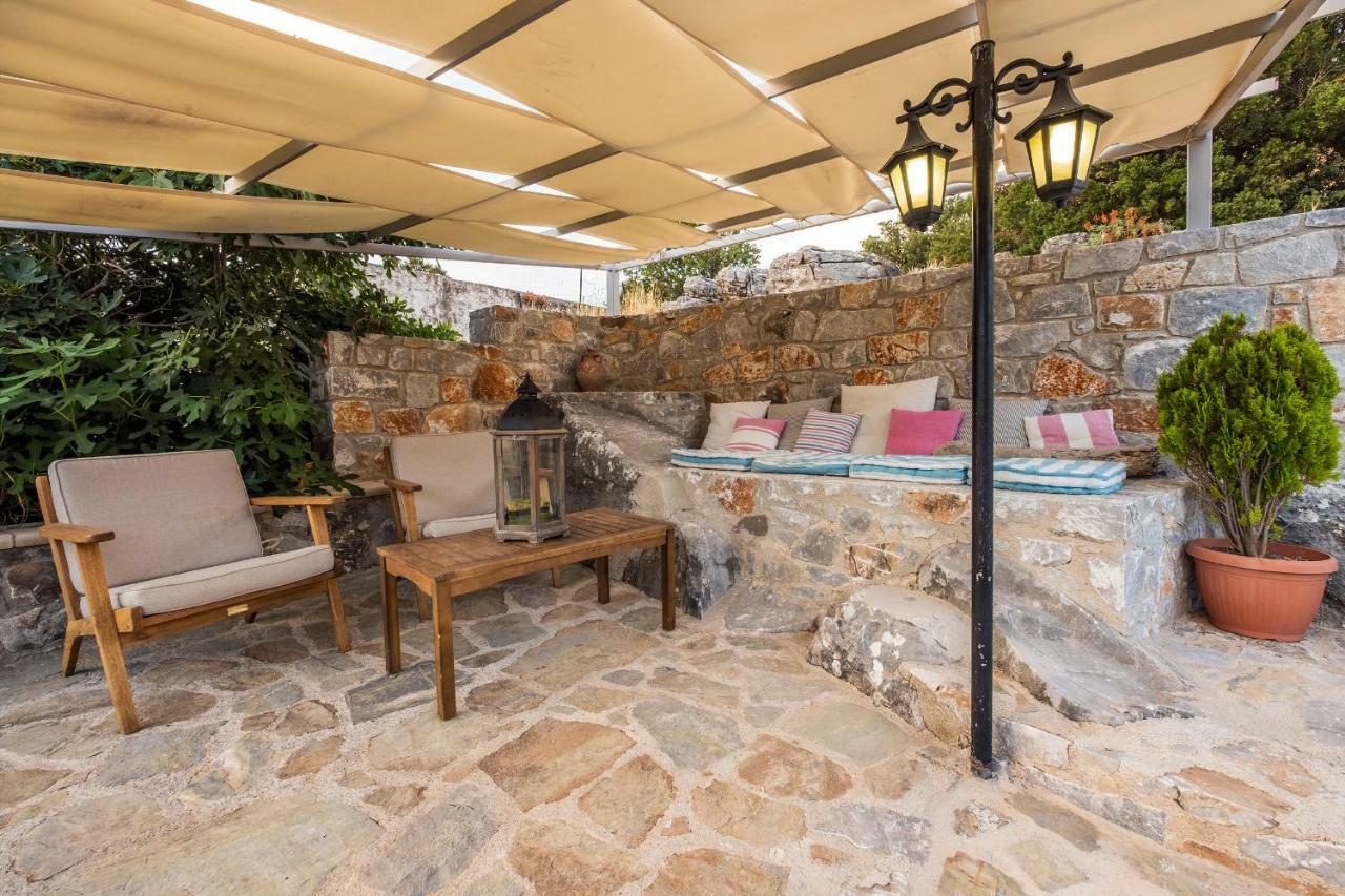 Stone Built Villa Galatia, Poolside & Perfect View Karés Exterior foto